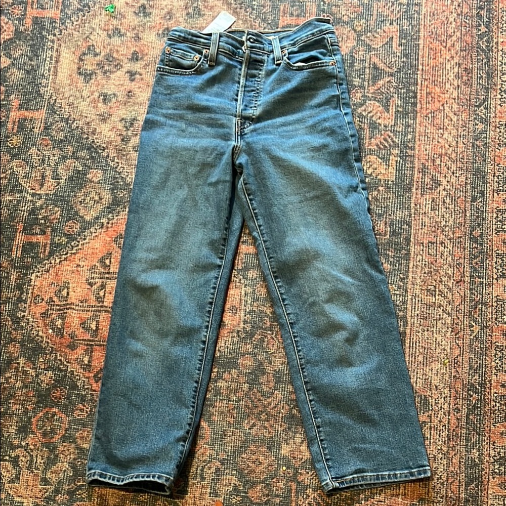 Levi’s Ribcage Ankle Jeans